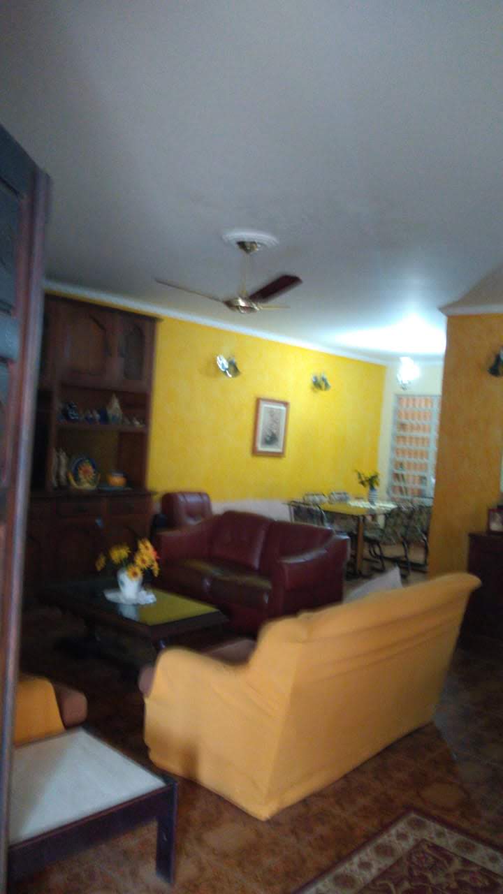 Otima casa muito bem localizada Proximo ao Aquario de Ubatuba .