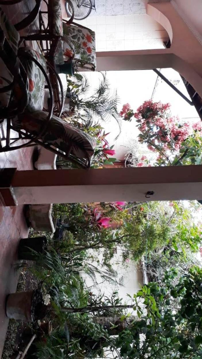 Otima casa muito bem localizada Proximo ao Aquario de Ubatuba .