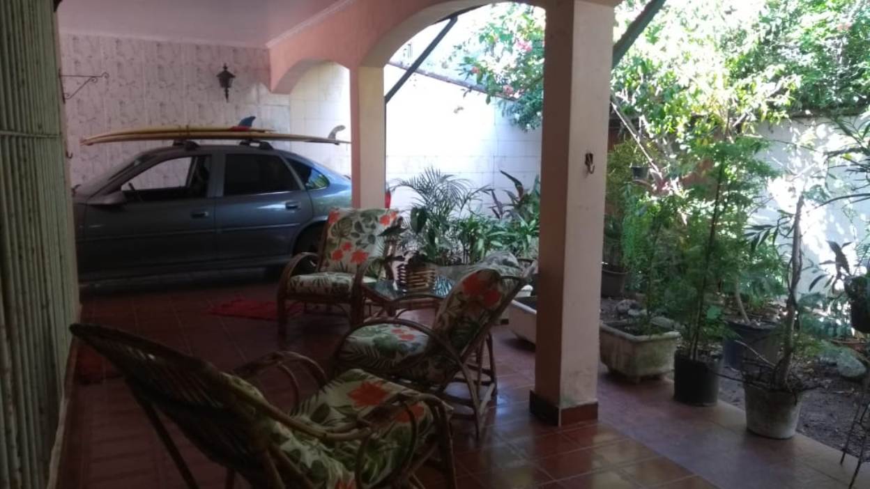 Otima casa muito bem localizada Proximo ao Aquario de Ubatuba .