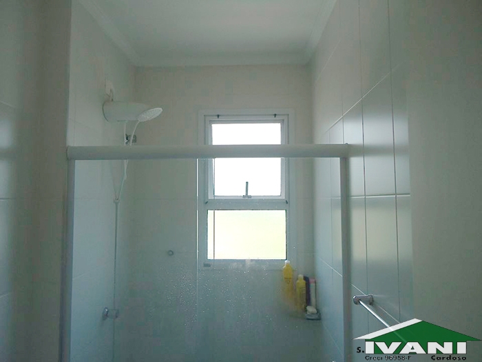 Apartamento muito bem localizado próximo ao centro comercial e Aquário de Ubatuba, no Itagua .
