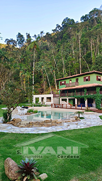 Linda propriedade com piscina em área de 65 mil m²