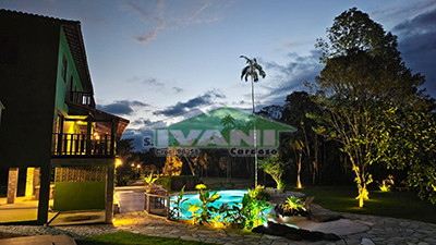 Linda propriedade com piscina em área de 65 mil m²